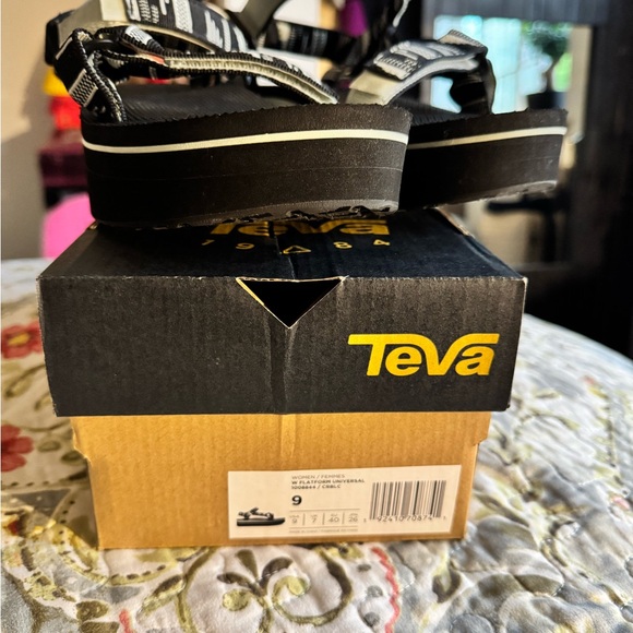 TEVA Midform Universal Sandal - Picture 6 of 8